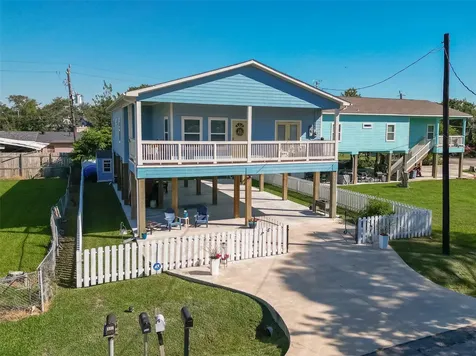 108 Bay Oaks Drive La Porte TX 77571