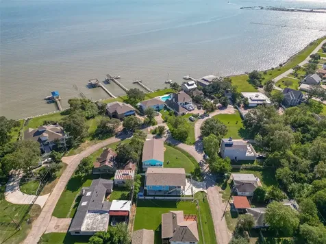 108 Bay Oaks Drive La Porte TX 77571