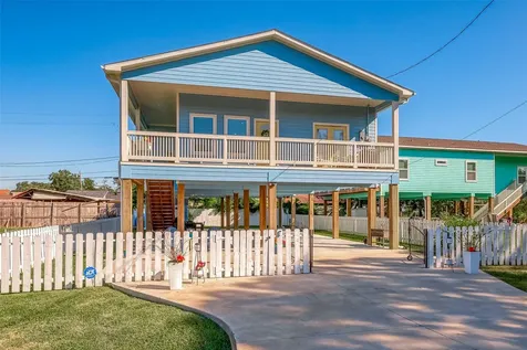 108 Bay Oaks Drive La Porte TX 77571