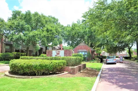 7447 Cambridge Street 38 Houston TX 77054
