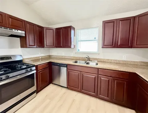9551 Saffolk Punch Drive Houston TX 77065