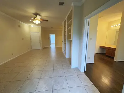 6666 Harbor Town Drive B305 Houston TX 77036