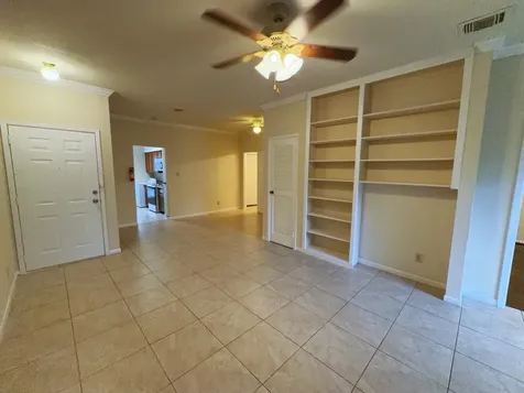 6666 Harbor Town Drive B305 Houston TX 77036