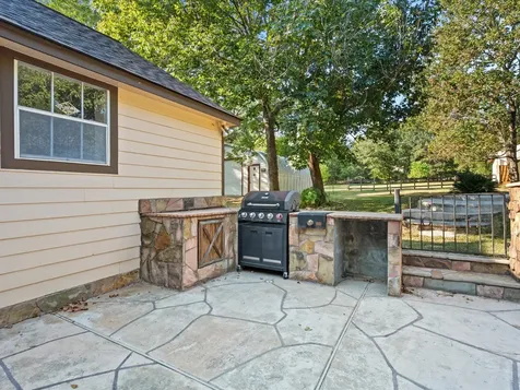 2004 Northshore Drive Conroe TX 77304