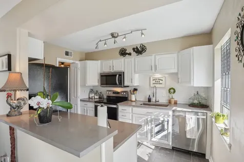 6355 Del Monte Drive 64 Houston TX 77057