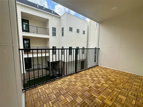 1142 W 16th Street Houston TX 77008