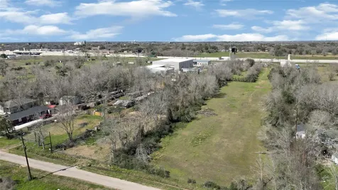 3615 10th Street Brookshire TX 77423