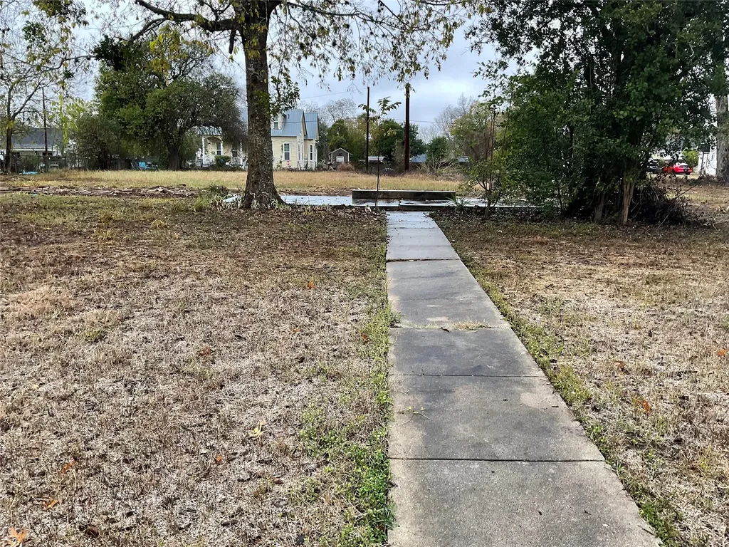 310 Stockdale Street Cuero TX 77954