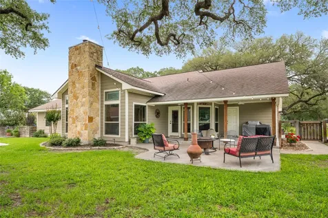 618 S Hudson Street Flatonia TX 78941