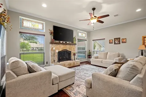 618 S Hudson Street Flatonia TX 78941