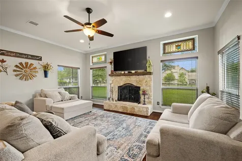 618 S Hudson Street Flatonia TX 78941