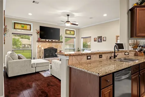 618 S Hudson Street Flatonia TX 78941