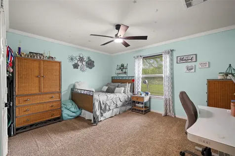 618 S Hudson Street Flatonia TX 78941
