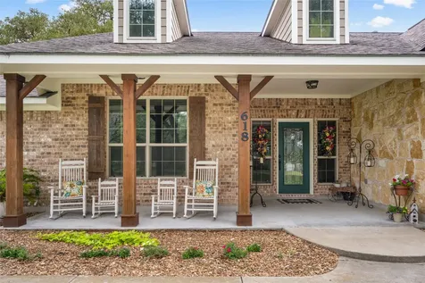 618 S Hudson Street Flatonia TX 78941