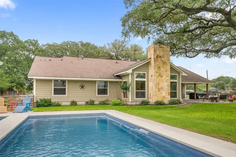618 S Hudson Street Flatonia TX 78941