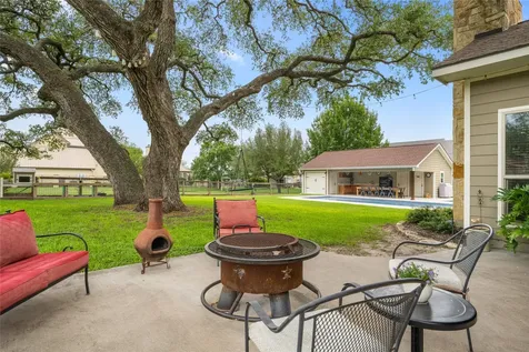 618 S Hudson Street Flatonia TX 78941