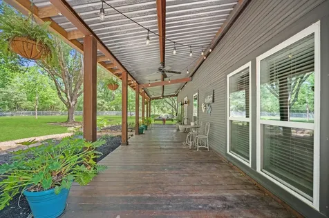 1819 Little John Street Montgomery TX 77316