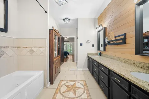 1819 Little John Street Montgomery TX 77316