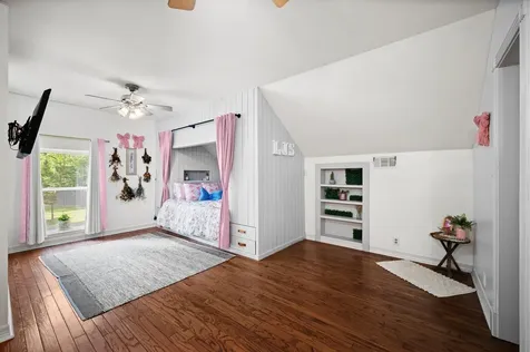 1819 Little John Street Montgomery TX 77316