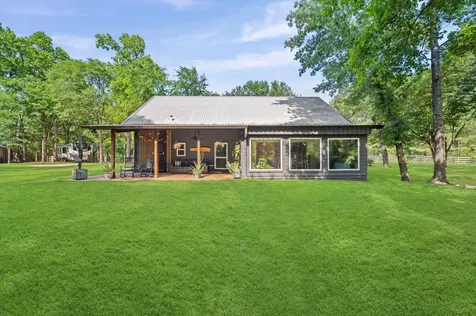 1819 Little John Street Montgomery TX 77316