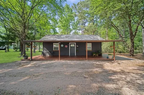 1819 Little John Street Montgomery TX 77316