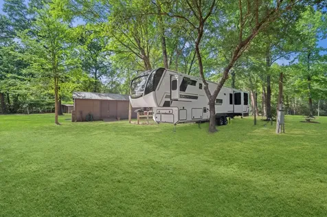 1819 Little John Street Montgomery TX 77316