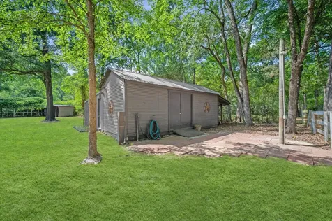 1819 Little John Street Montgomery TX 77316