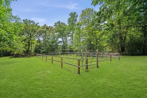 1819 Little John Street Montgomery TX 77316