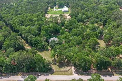 1819 Little John Street Montgomery TX 77316