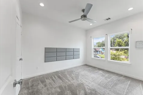 5708 Elysian Street Houston TX 77009