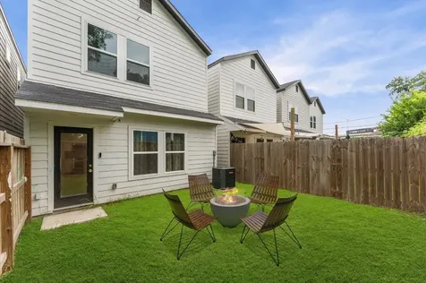 5708 Elysian Street Houston TX 77009