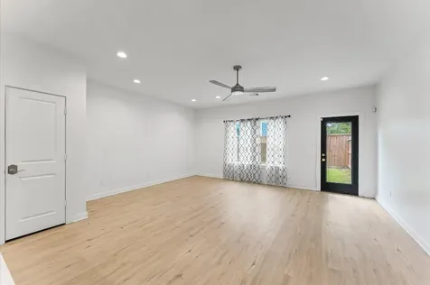 5708 Elysian Street Houston TX 77009