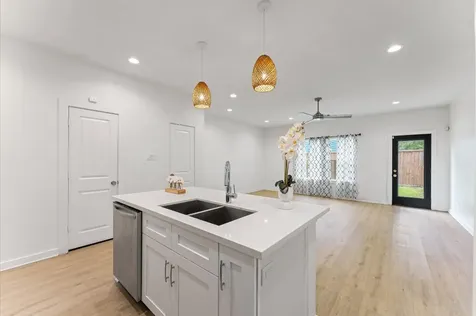 5708 Elysian Street Houston TX 77009