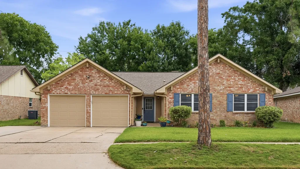 2022 Arcadia Drive Sugar Land TX 77498