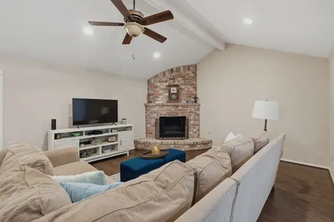 2022 Arcadia Drive Sugar Land TX 77498