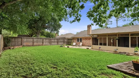 2022 Arcadia Drive Sugar Land TX 77498