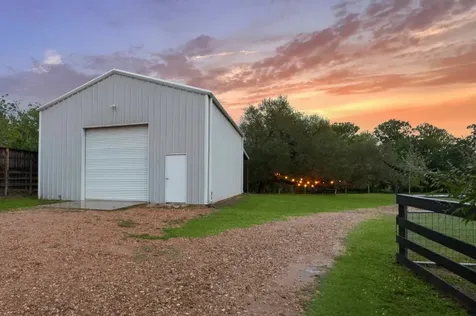 1815 Charter Street Columbus TX 78934