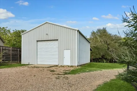 1815 Charter Street Columbus TX 78934