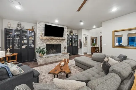 1815 Charter Street Columbus TX 78934