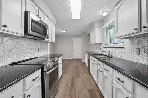 2503 Corral Trail Friendswood TX 77546