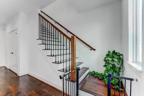 107 W Whitney Street E Houston TX 77018