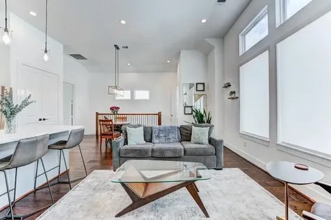 107 W Whitney Street E Houston TX 77018