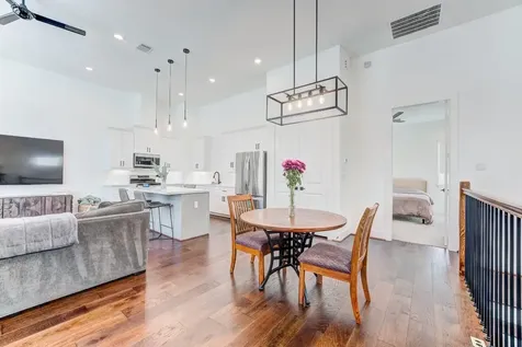 107 W Whitney Street E Houston TX 77018