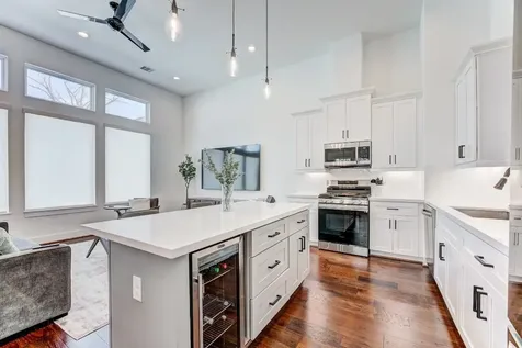 107 W Whitney Street E Houston TX 77018