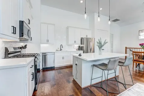 107 W Whitney Street E Houston TX 77018