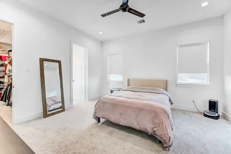 107 W Whitney Street E Houston TX 77018