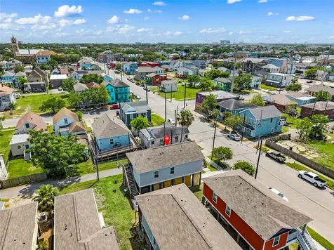 710 35th Street Galveston TX 77550