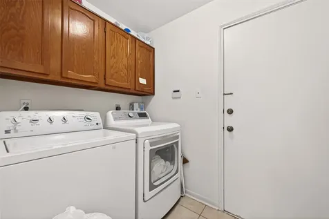 1518 Locke Lane Sugar Land TX 77478
