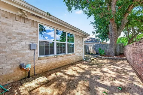 1518 Locke Lane Sugar Land TX 77478