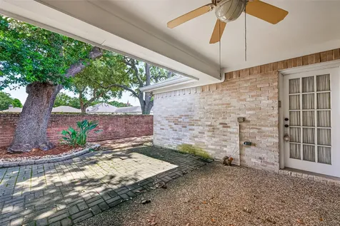 1518 Locke Lane Sugar Land TX 77478